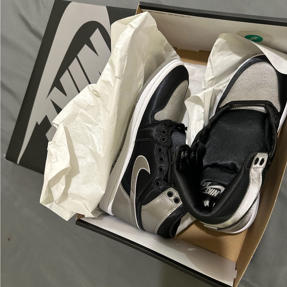 Jordan 1 OG Satin Shadow Nike Black and grey High-Top Sneaker. OG BOX. 5.5M / 7W